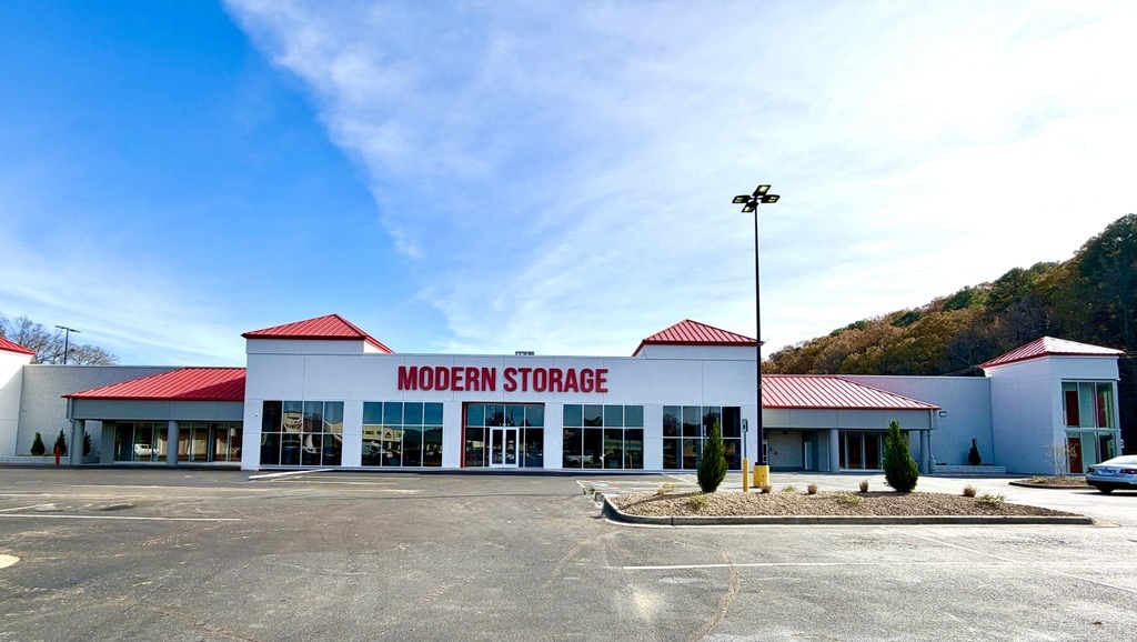 Modern Storage® Riverdale self storage facility on Cantrell Road in Little Rock Arkansas